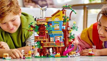 LEGO Friends, Fenella Blaize Charity